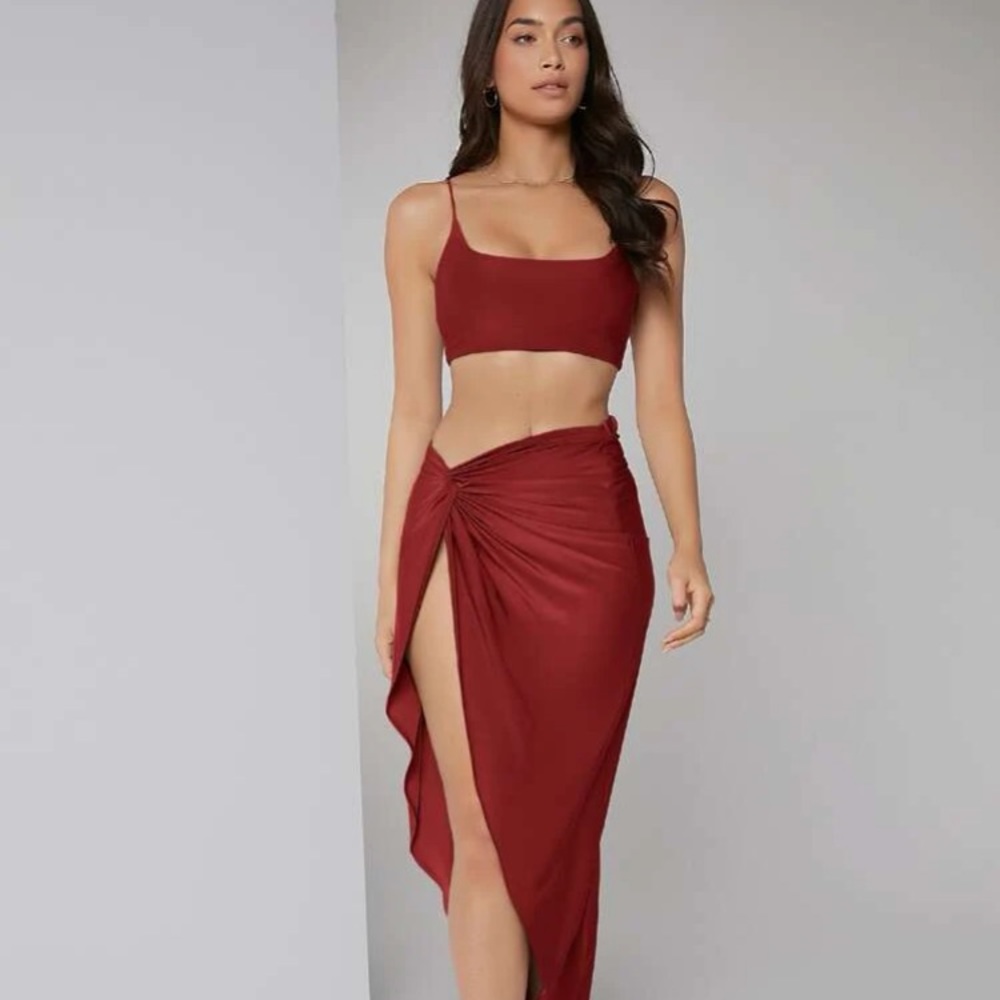 Burgundy 2 piece set (never worn)